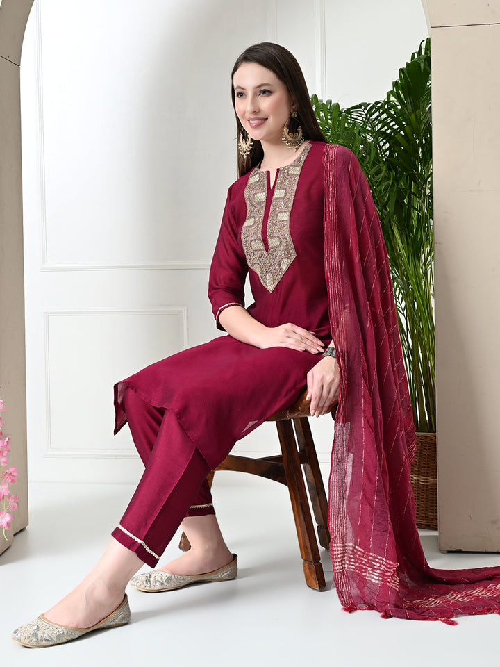 Women's Embroidered Keyhole Neck Bell Sleeves Kurta & Palazzos With Dupatta Sets in Magenta Colour