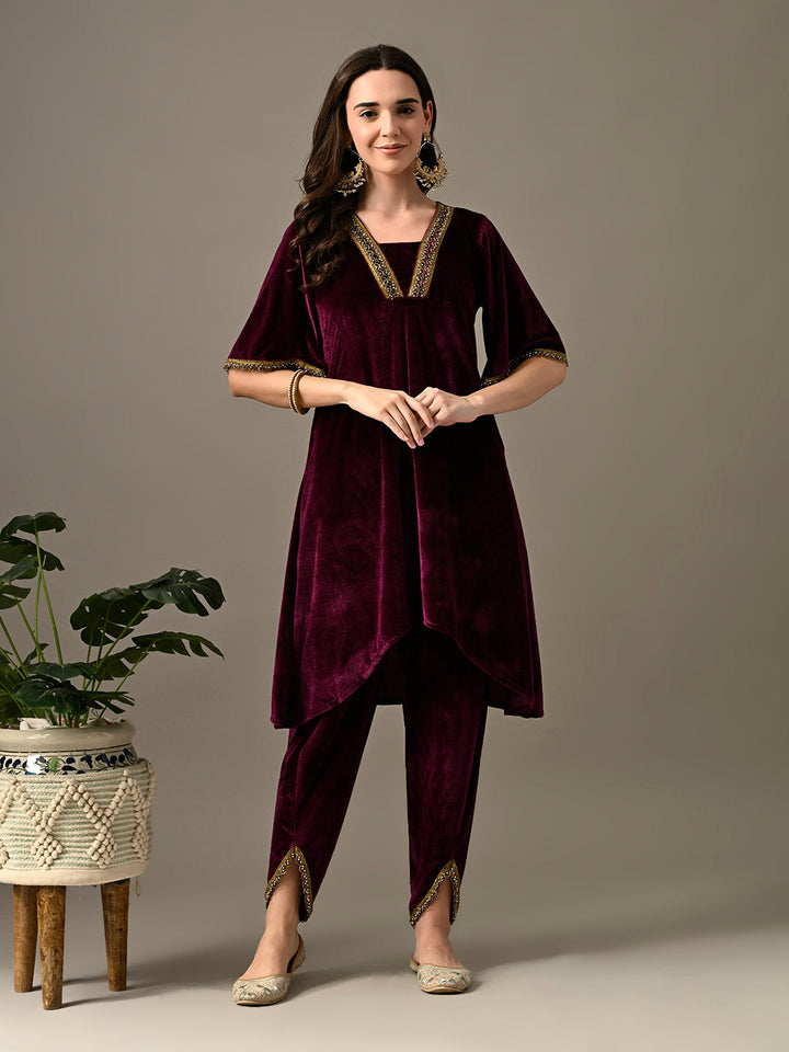 Myshka Women's Magenta Velvet Kurta Pant