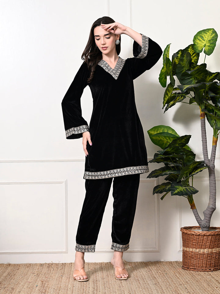 Myshka Women's Black Velvet Kurta Pant