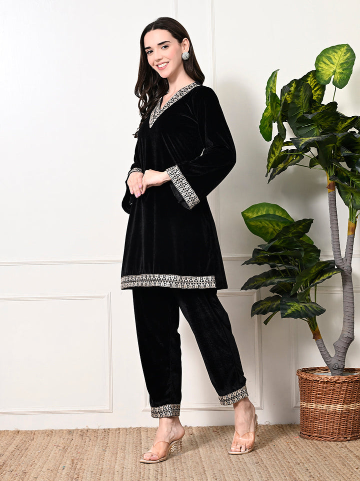 Myshka Women's Black Velvet Kurta Pant