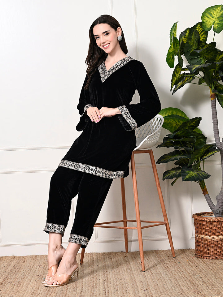 Myshka Women's Black Velvet Kurta Pant