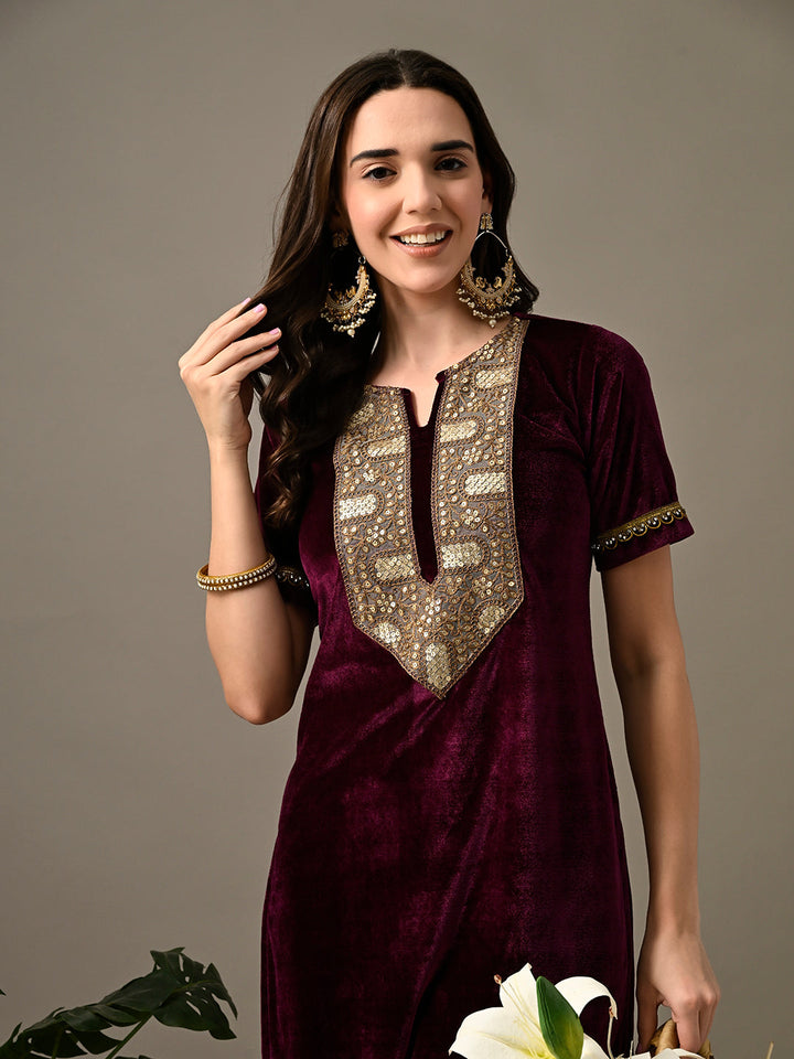 Myshka Women's Magenta Velvet Kurta Pant