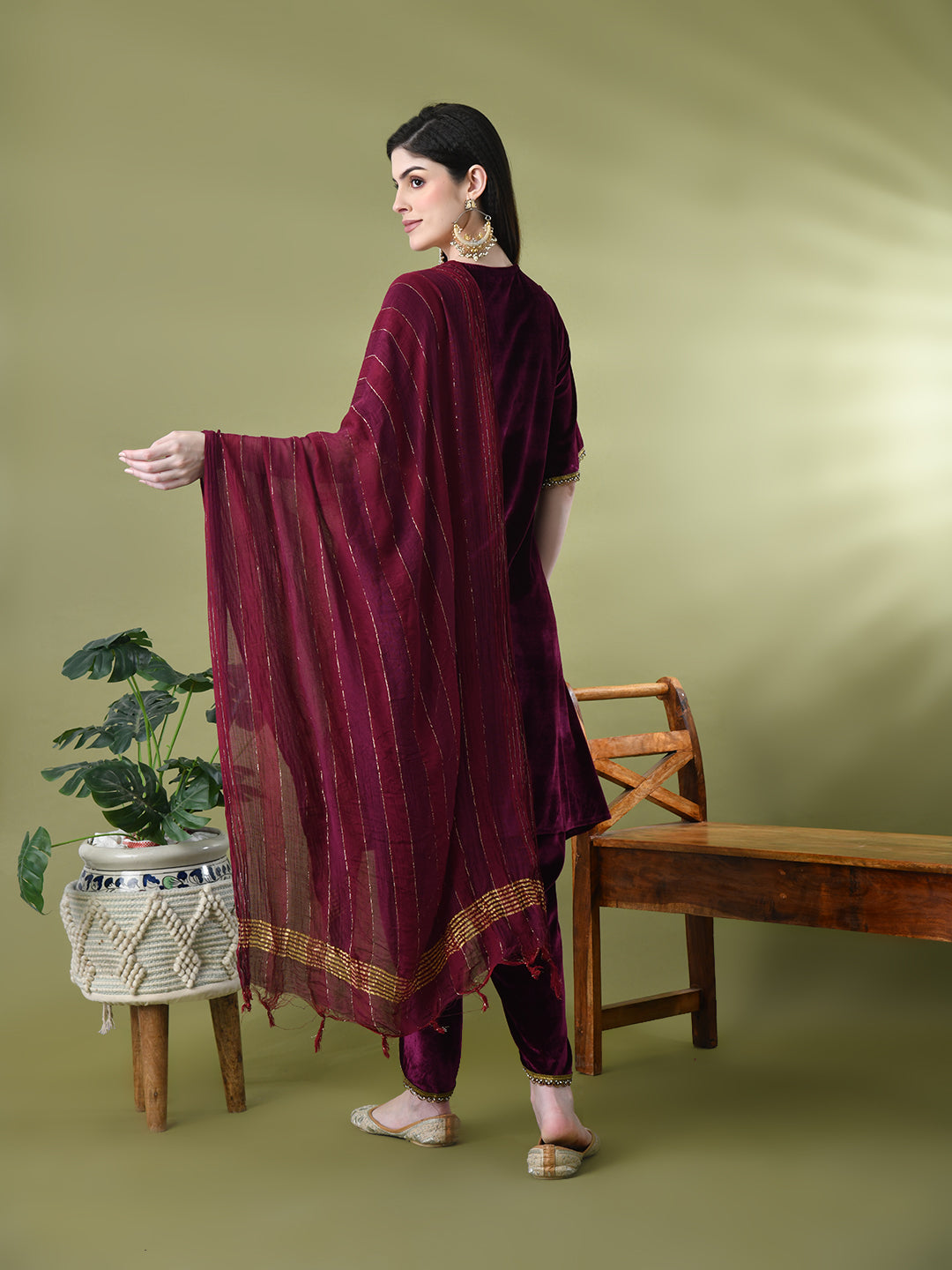 Myshka Women's Magenta Velvet Kurta Pant With Dupatta Set