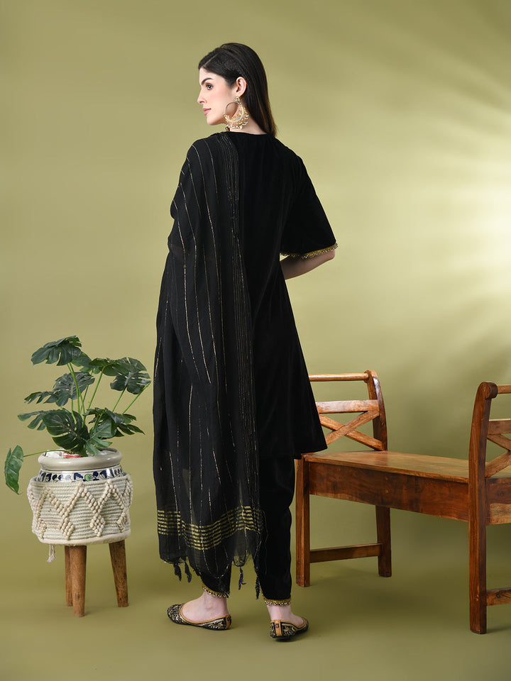 Myshka Women's Black Velvet Kurta Pant With Dupatta Set
