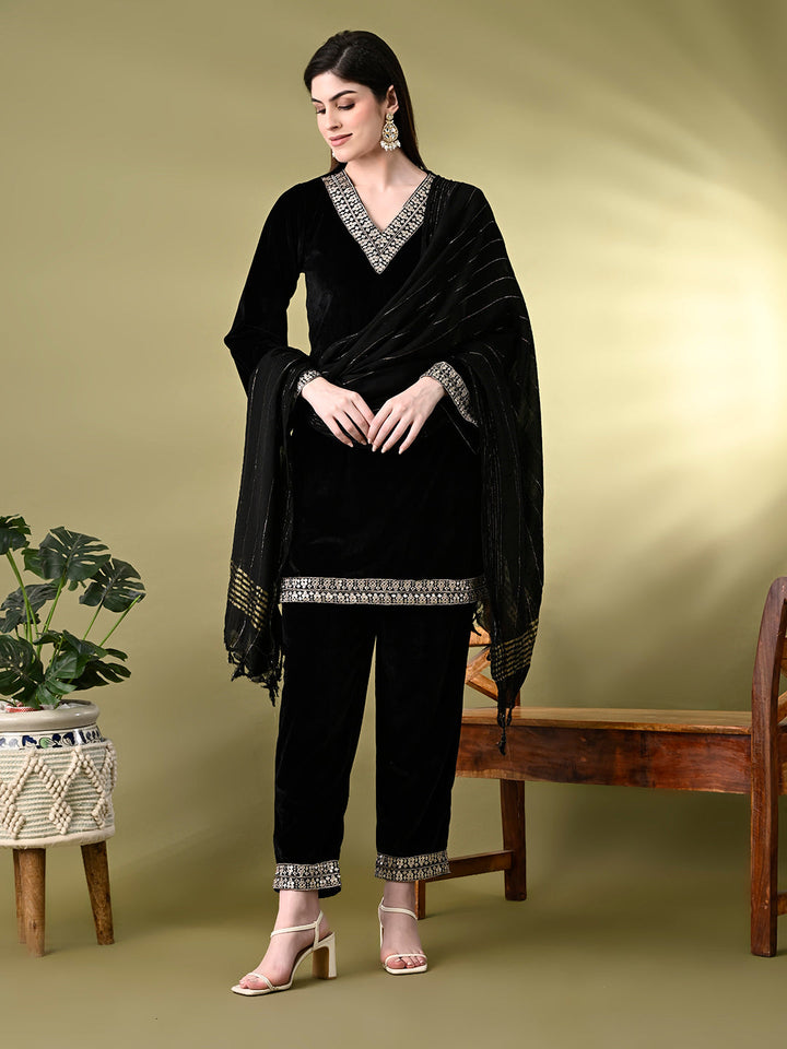 Myshka Women's Black Velvet Kurta Pant With Dupatta Set