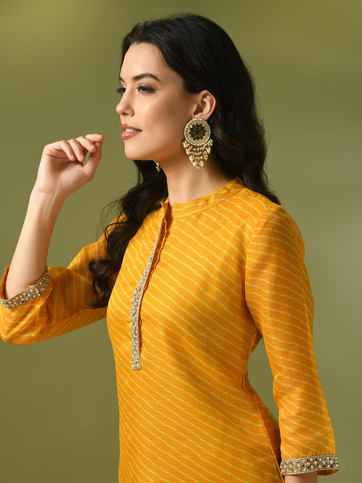Women's  Yellow Printed Cotton Blend Straight Party Kurta Sets  - Myshka