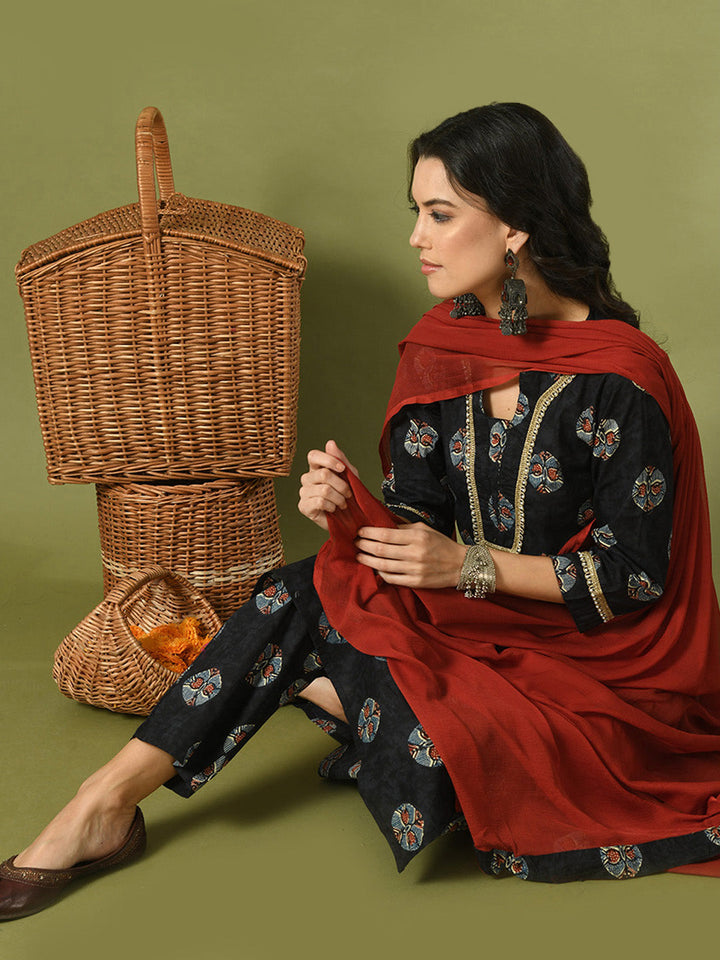 Women's  Black Printed Cotton Straight Party Kurta Sets With Dupatta - Myshka